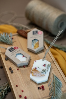 AROMĀTISKAIS VASKS AR ZIEMASSVĒTKU AROMĀTU