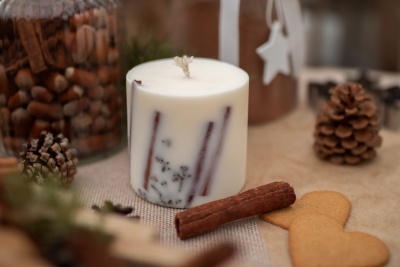 SOJAS VASKA SVECE AR KANĒĻA AROMĀTU (XL)