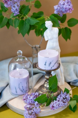 SOJAS VASKA SVECE AR LAVANDAS AROMĀTU - LILLĀ (S)