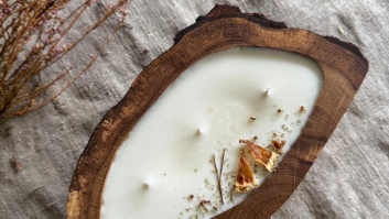 Dabīgas sojas vaska svece rokdarbā kokā