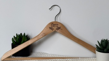 Personalizēts drēbju pakaramais